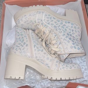 New with box Gianni Bini bright side cheetah rhinestone platform 9